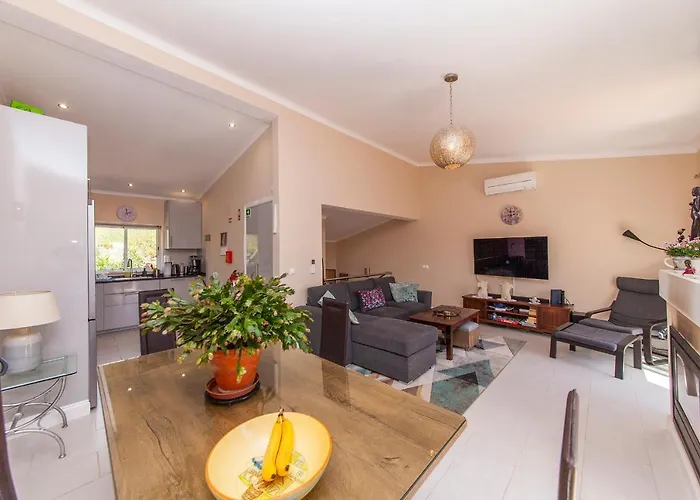 Porto Dona Maria * Luz