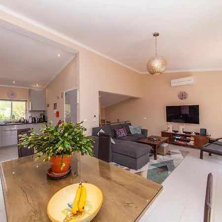 B89 - Porto Dona Maria * Praia Da Luz