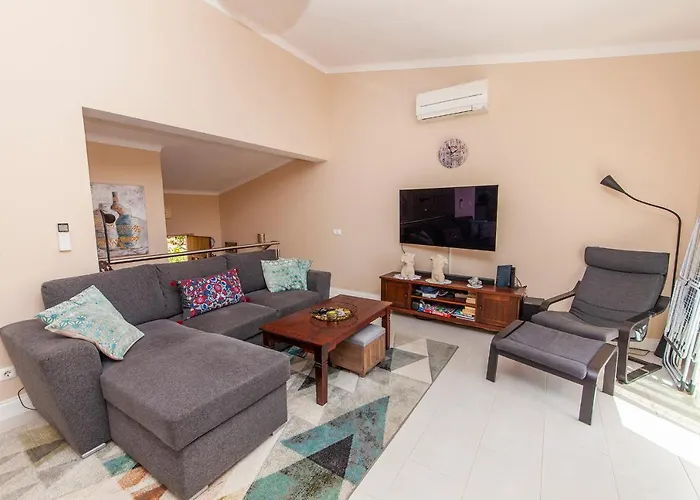 B89 - Porto Dona Maria *